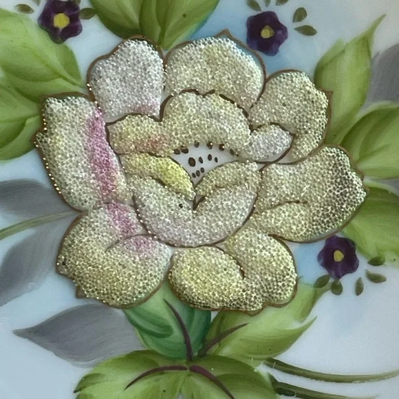 Vintage 3D rose plate 6" - Picture 2 of 12